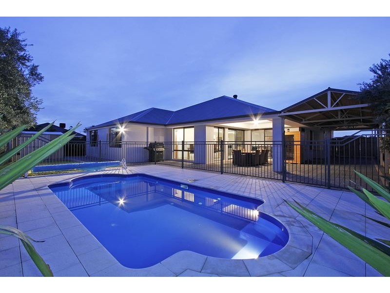 39 Woodstock Way, Butler WA 6036