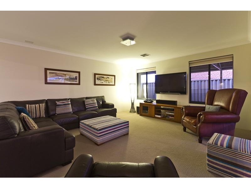 39 Woodstock Way, Butler WA 6036