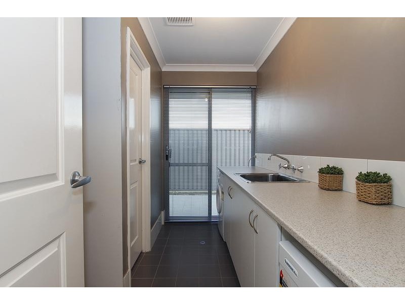 24 Saintfield Corner, Ridgewood WA 6030