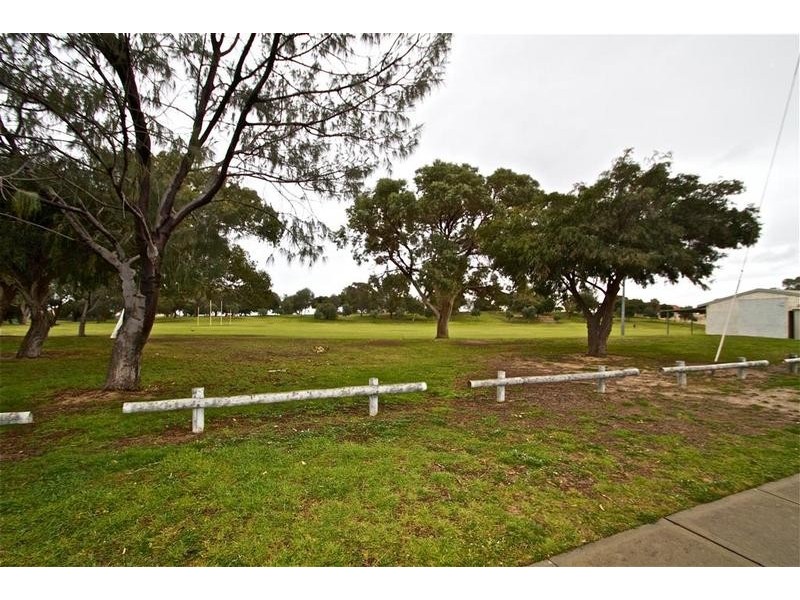 7 Lymburner Drive, Hillarys WA 6025