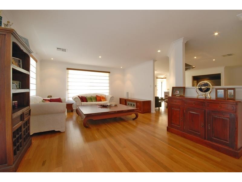 39 Limetree Circuit, Mindarie WA 6030