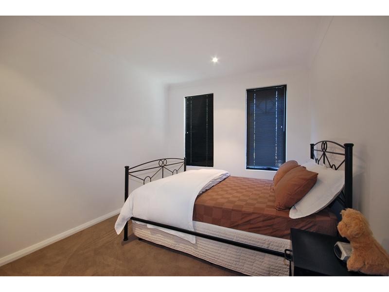 39 Limetree Circuit, Mindarie WA 6030