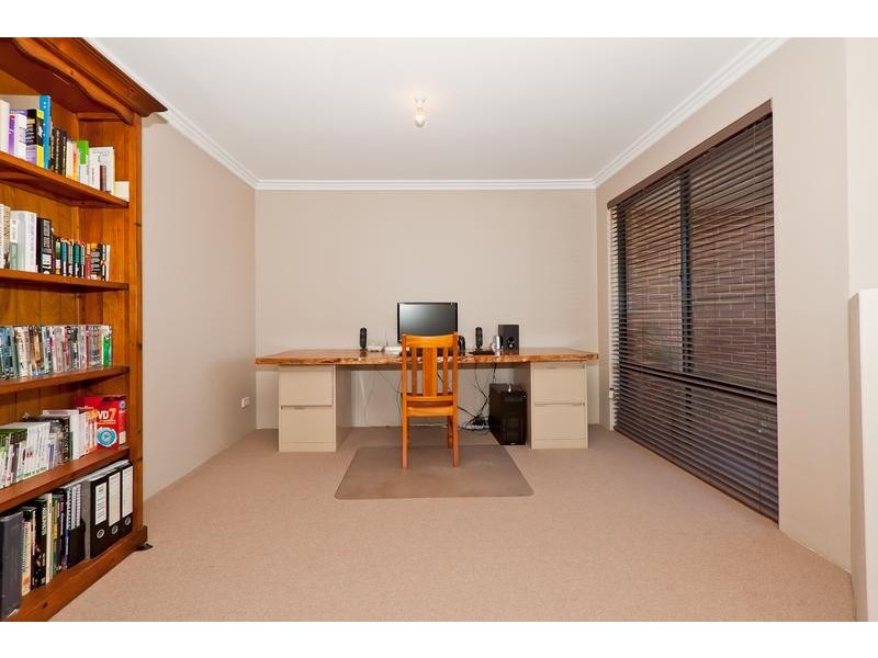 12 Noosa Walk, Merriwa WA 6030