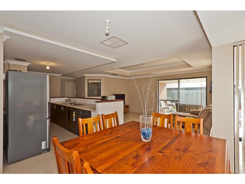 12 Noosa Walk, Merriwa WA 6030