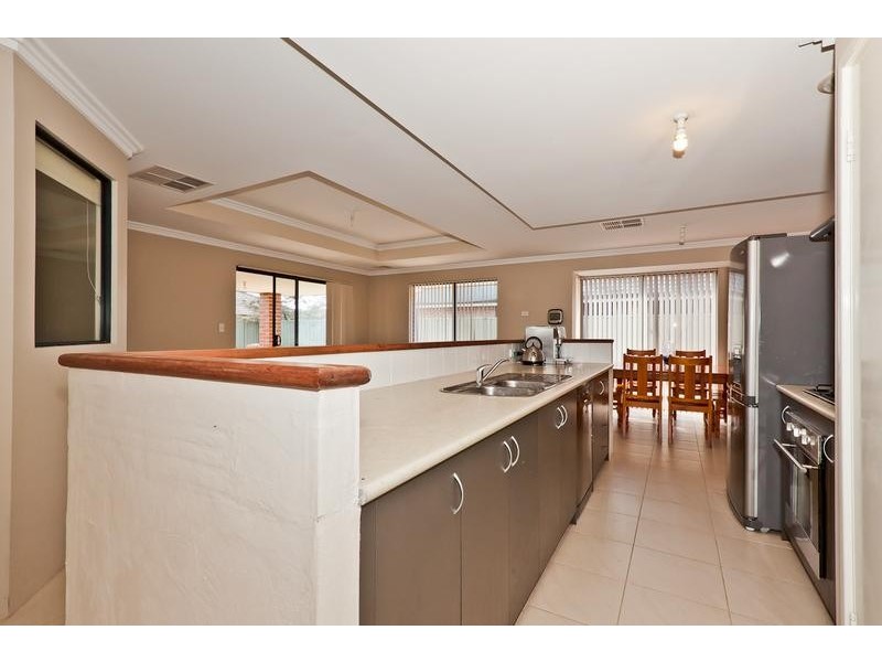 12 Noosa Walk, Merriwa WA 6030