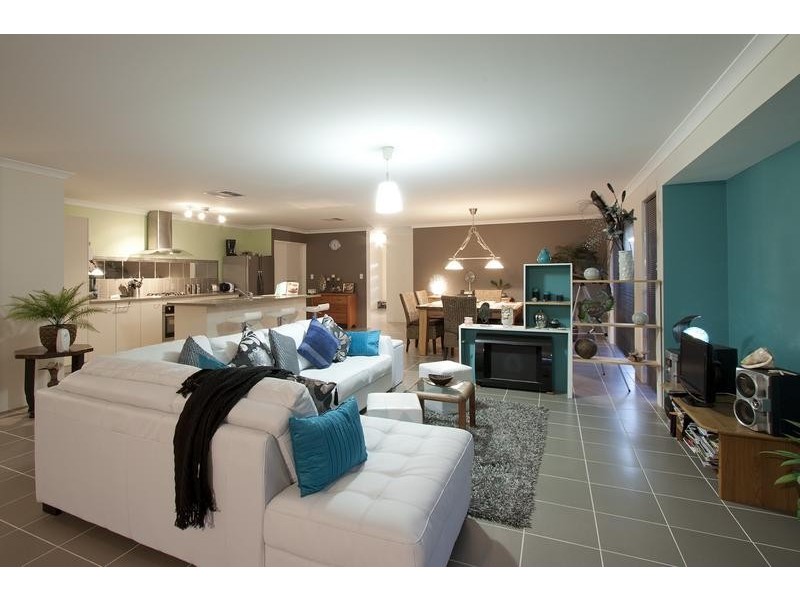 9 Gloucester Street, Yanchep WA 6035