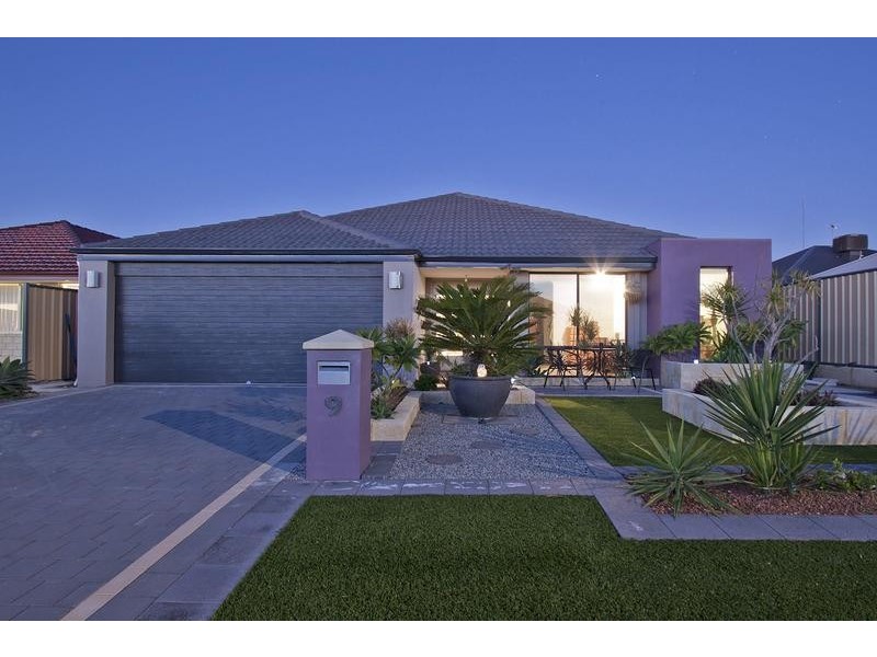 9 Gloucester Street, Yanchep WA 6035