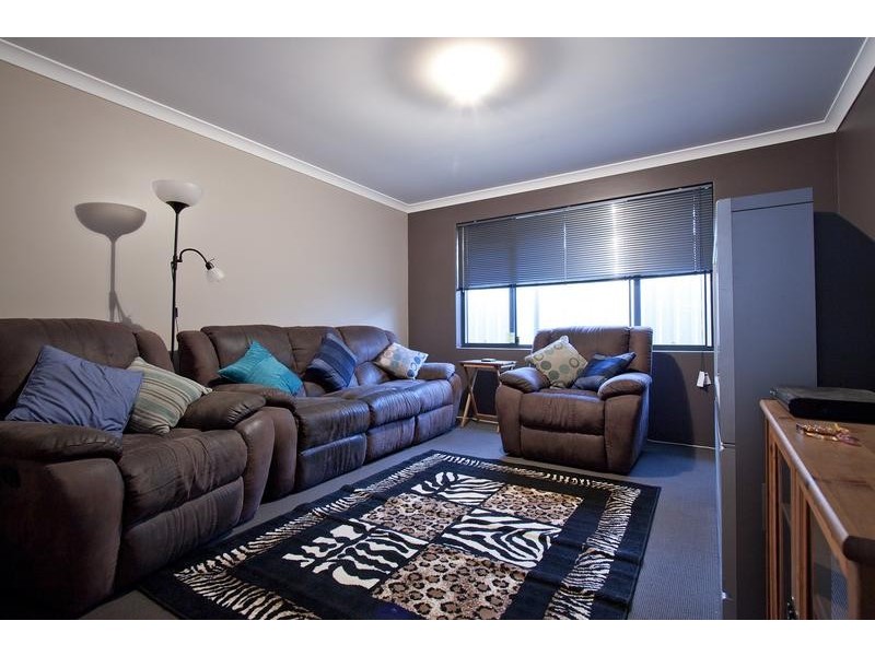 9 Gloucester Street, Yanchep WA 6035