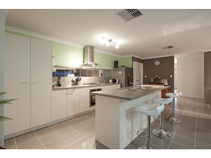 9 Gloucester Street, Yanchep WA 6035