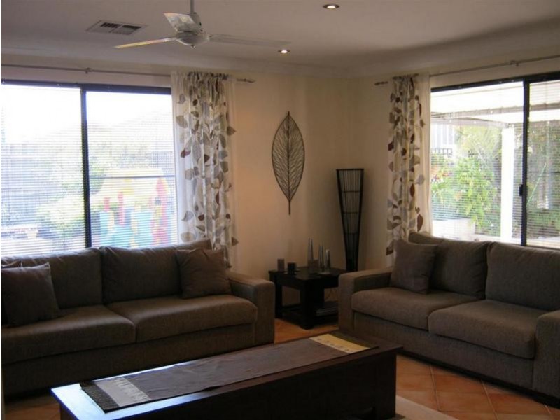 56 Cristobal Cr, Mindarie WA 6030