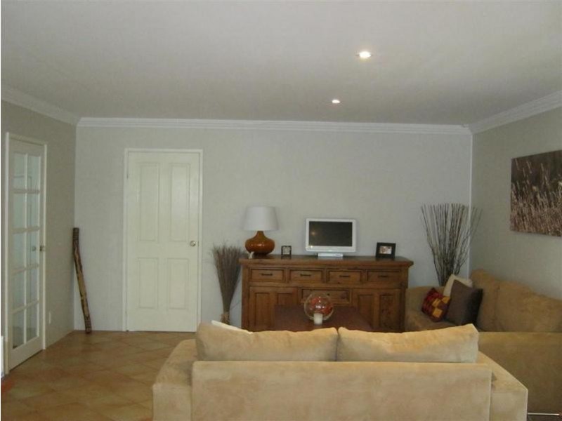 56 Cristobal Cr, Mindarie WA 6030