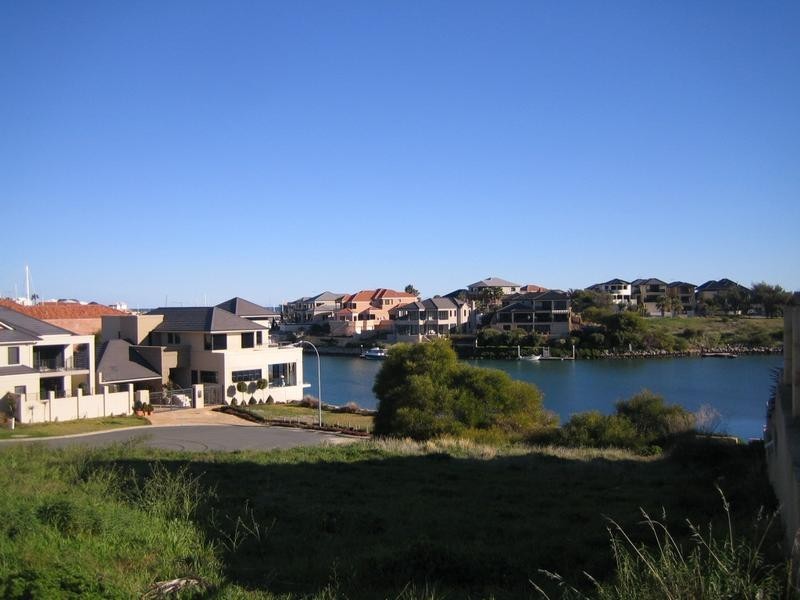 12 Kings Lynn Rise, Mindarie WA 6030