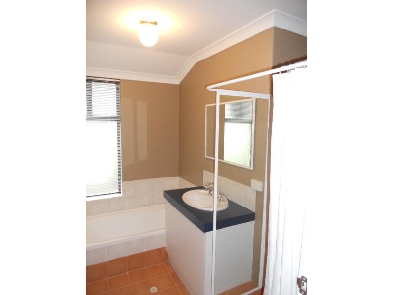 15 Mallina Circuit, Carramar WA 6031