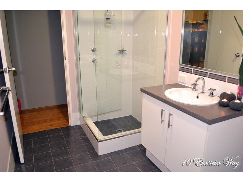 10 Einstein Way, Tapping WA 6065