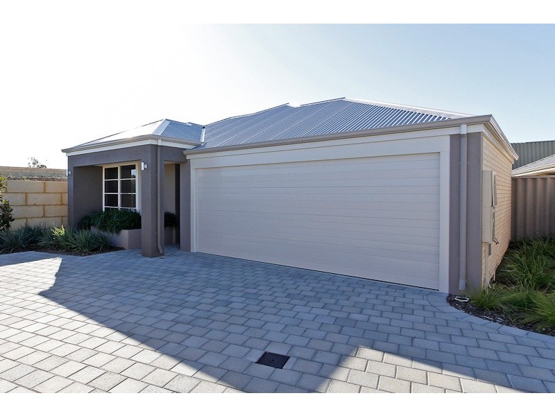 4/23 Crown Point Crescent, Butler WA 6036