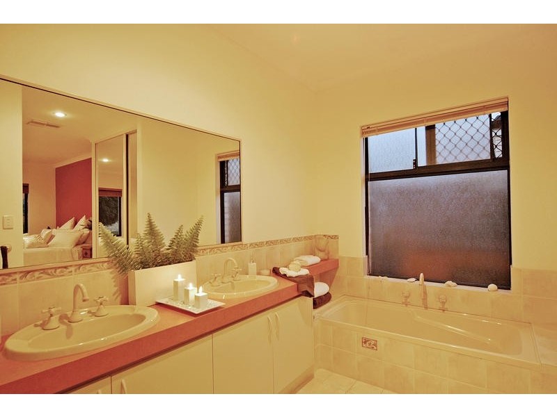 26 Regina Loop, Currambine WA 6028