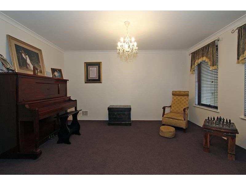 4 Chorley Avenue, Butler WA 6036