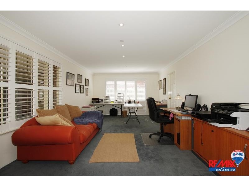 2 Gunsan Mews, Mindarie WA 6030