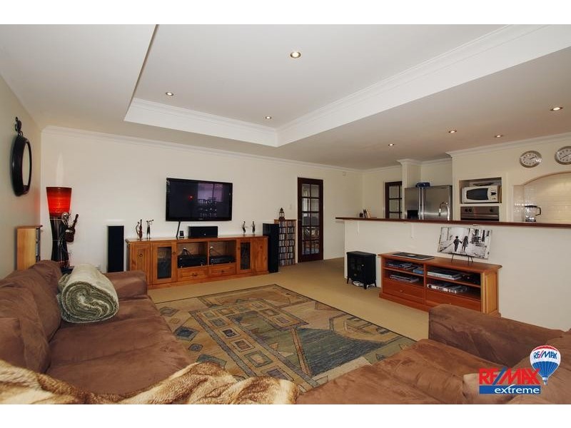 2 Gunsan Mews, Mindarie WA 6030