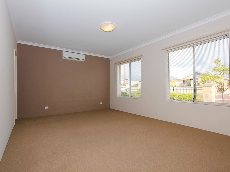 1 Elmina Avenue, Ellenbrook WA 6069