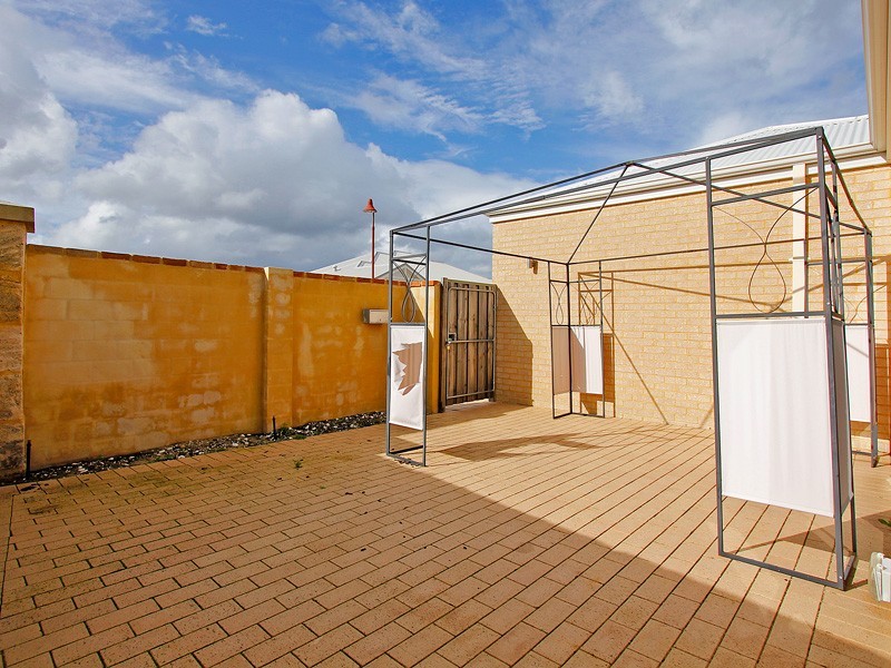 1 Elmina Avenue, Ellenbrook WA 6069
