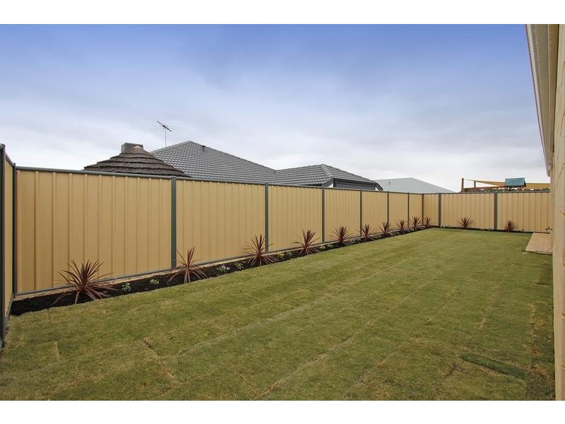 39 Grampians Loop, Yanchep WA 6035