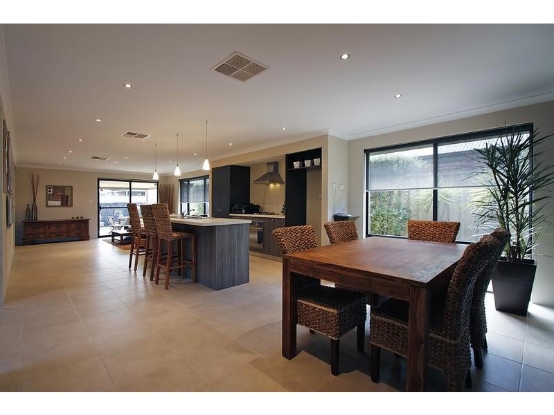 5 Landbeach Boulevard, Butler WA 6036