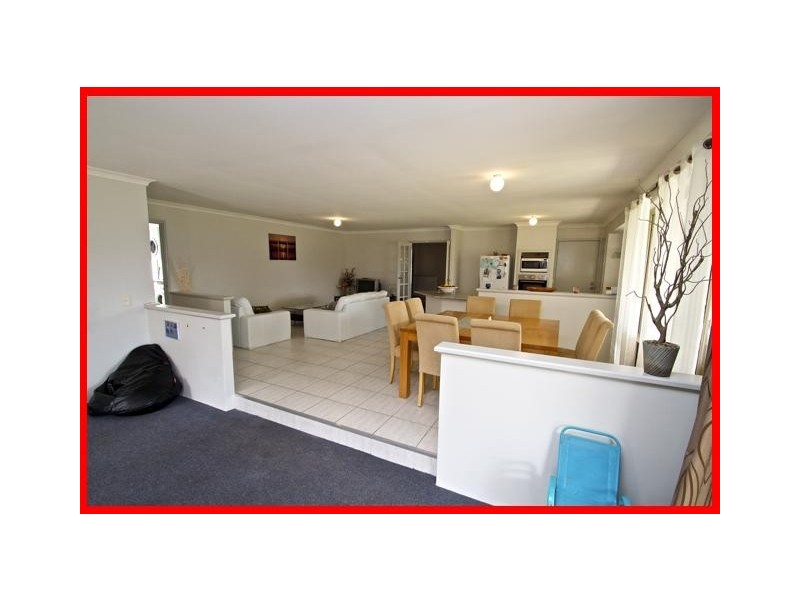 1 Ollera Meander, Carramar WA 6031