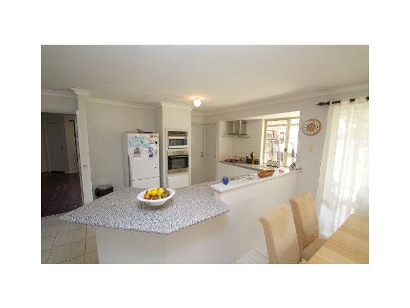 1 Ollera Meander, Carramar WA 6031