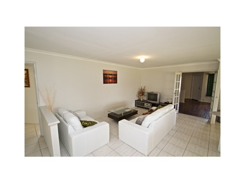 1 Ollera Meander, Carramar WA 6031
