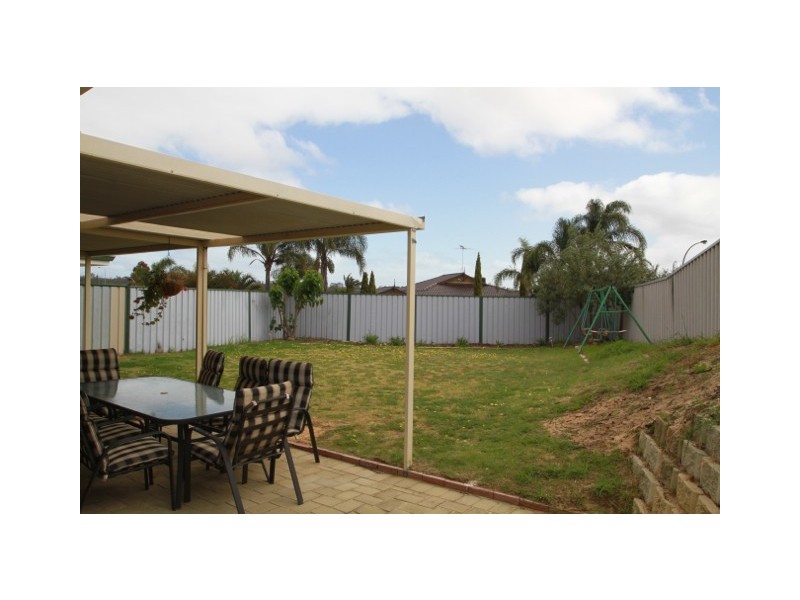 1 Ollera Meander, Carramar WA 6031