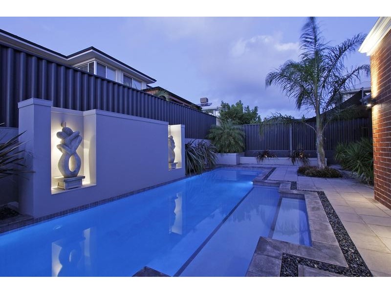 42 Silver Sands Drive, Iluka WA 6028