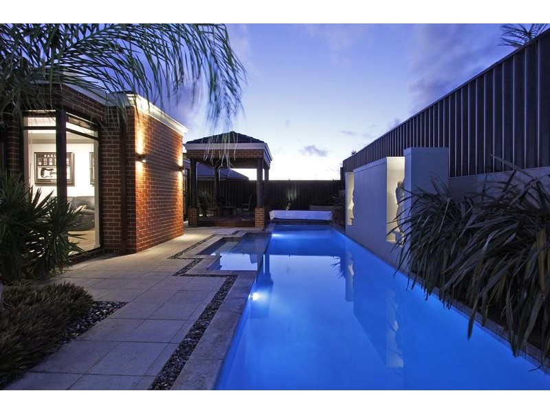 42 Silver Sands Drive, Iluka WA 6028