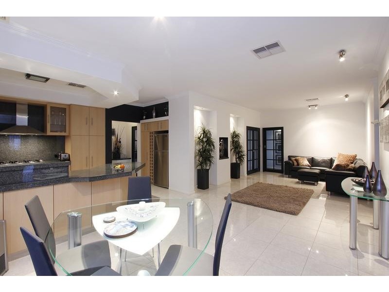 42 Silver Sands Drive, Iluka WA 6028