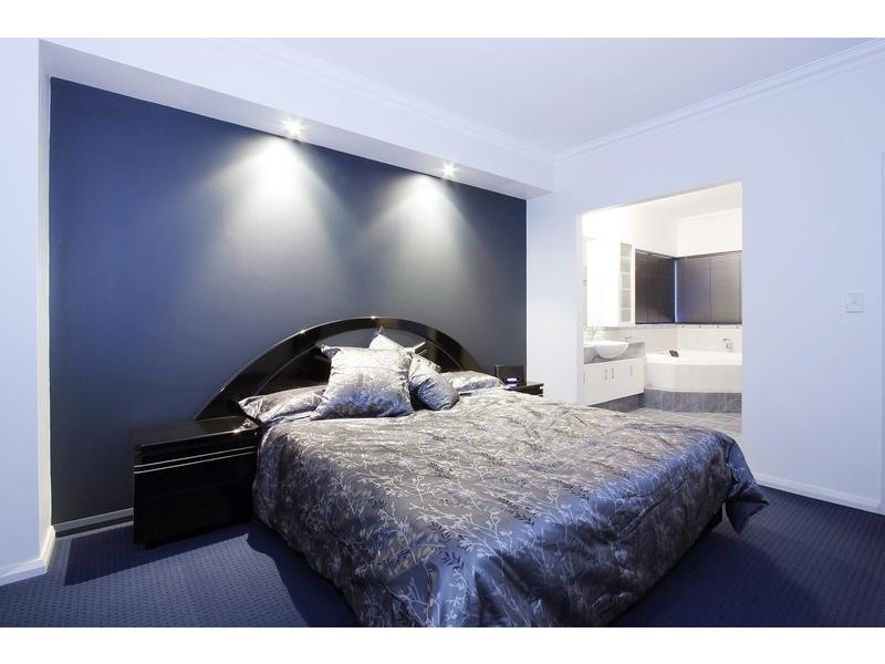 42 Silver Sands Drive, Iluka WA 6028