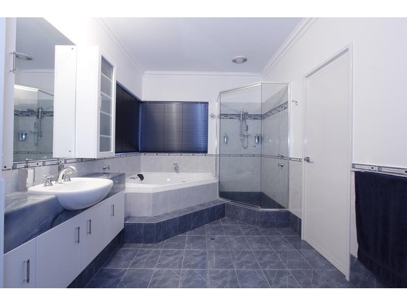 42 Silver Sands Drive, Iluka WA 6028