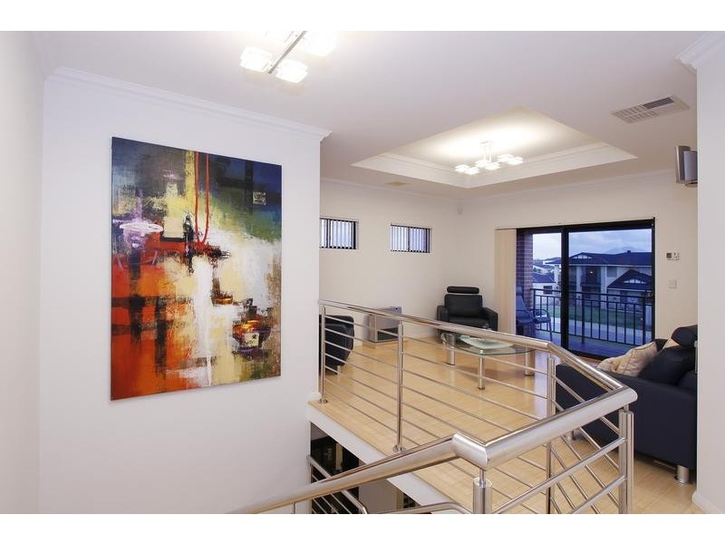 42 Silver Sands Drive, Iluka WA 6028