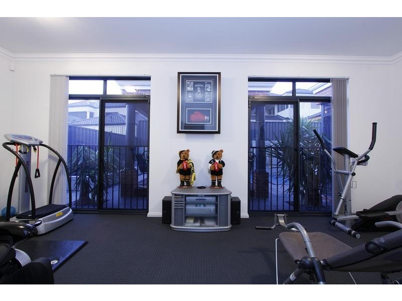 42 Silver Sands Drive, Iluka WA 6028