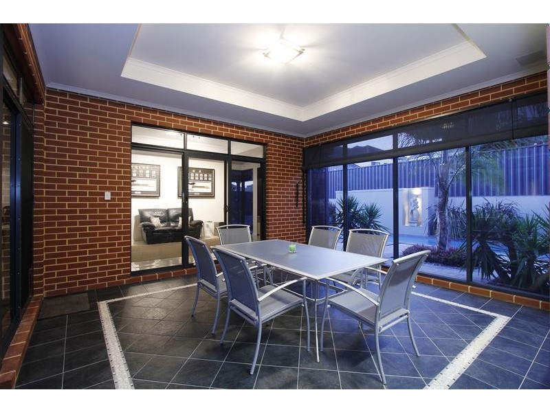 42 Silver Sands Drive, Iluka WA 6028