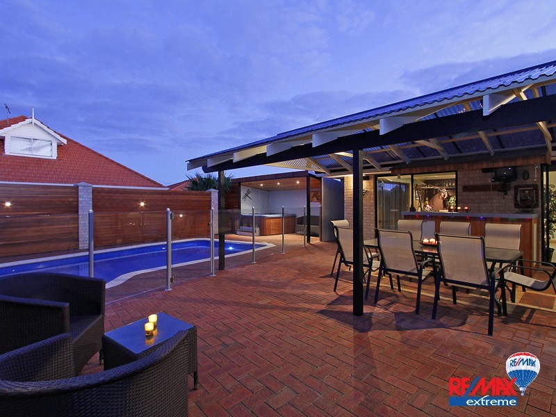 68 Dartmouth Circle, Quinns Rocks WA 6030