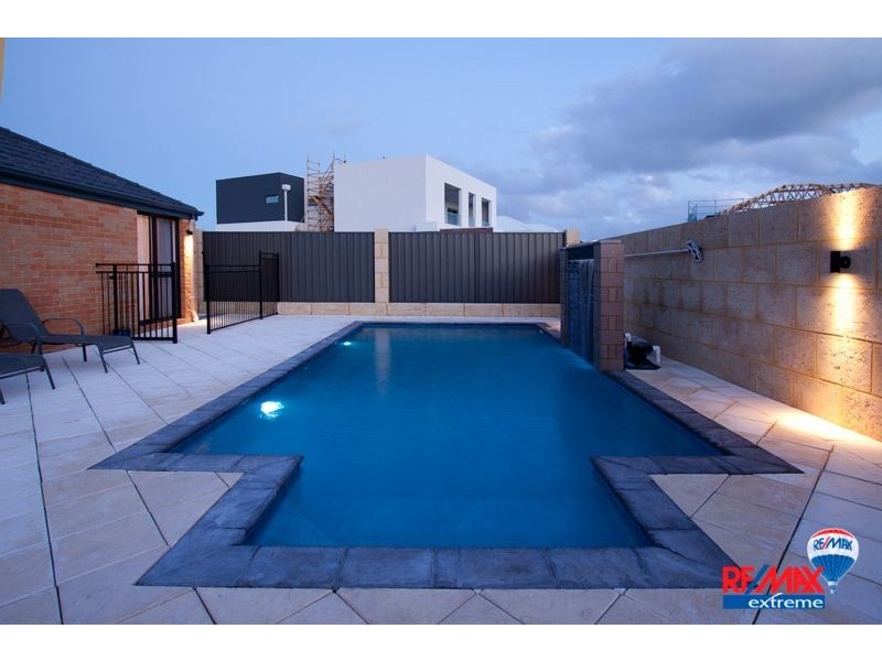 17 Seabird Bend, Jindalee WA 6036