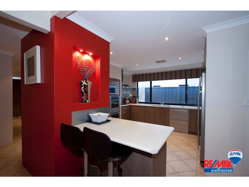 17 Seabird Bend, Jindalee WA 6036