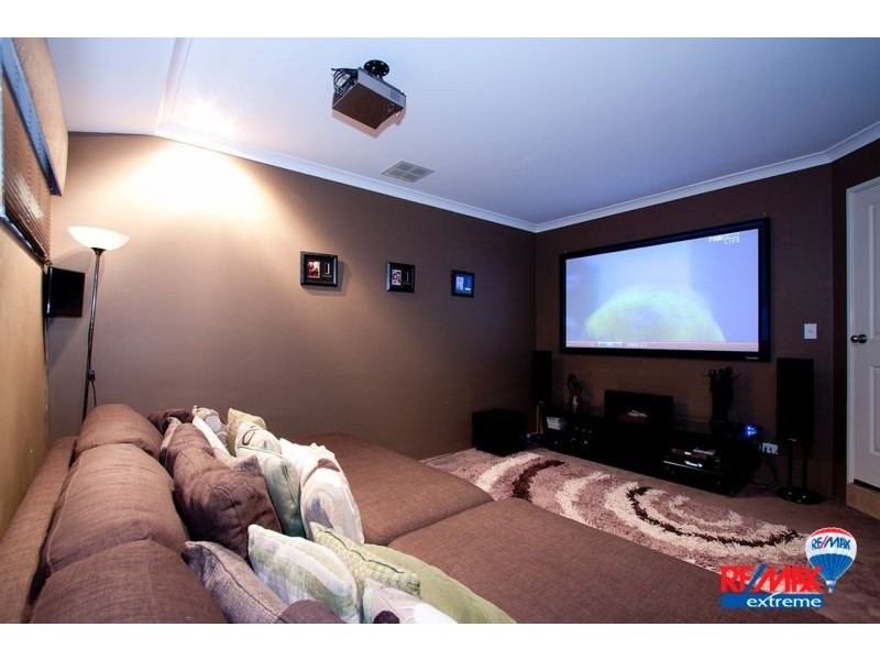 17 Seabird Bend, Jindalee WA 6036