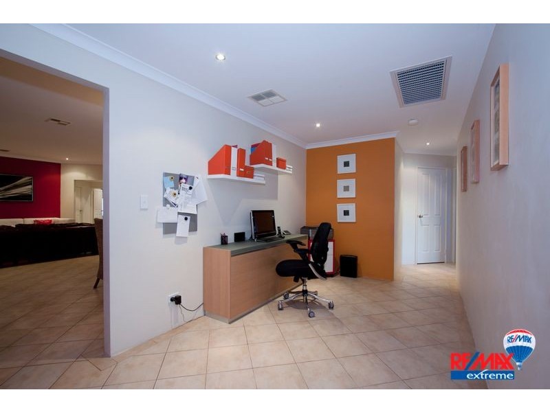 17 Seabird Bend, Jindalee WA 6036