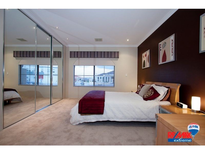 17 Seabird Bend, Jindalee WA 6036