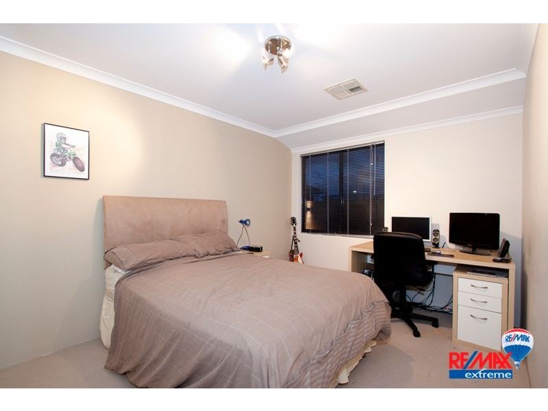 17 Seabird Bend, Jindalee WA 6036