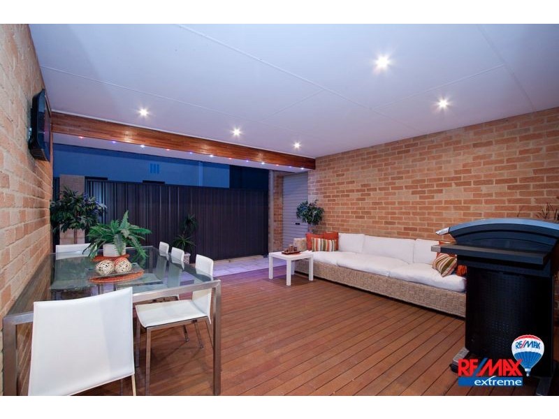 17 Seabird Bend, Jindalee WA 6036