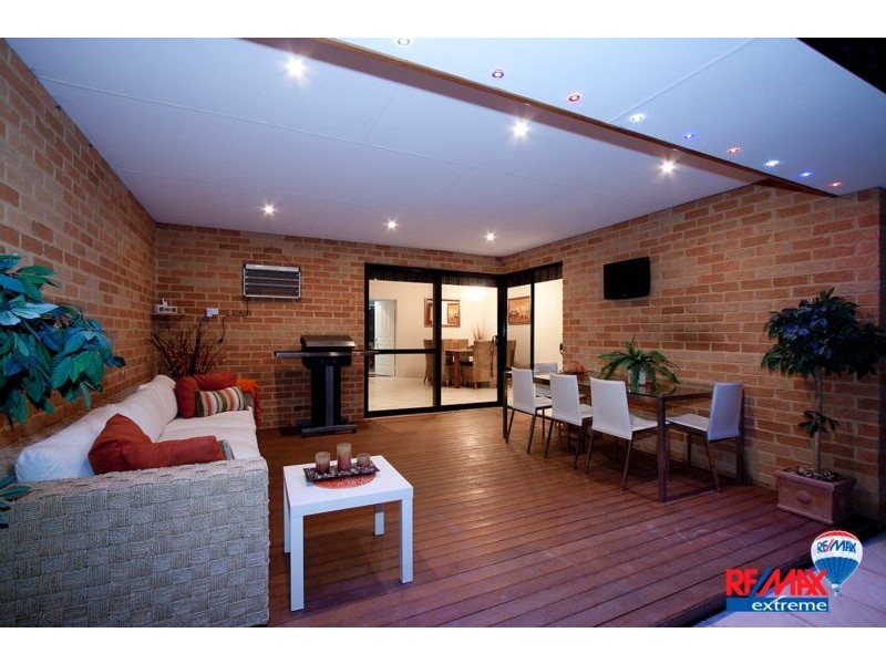 17 Seabird Bend, Jindalee WA 6036