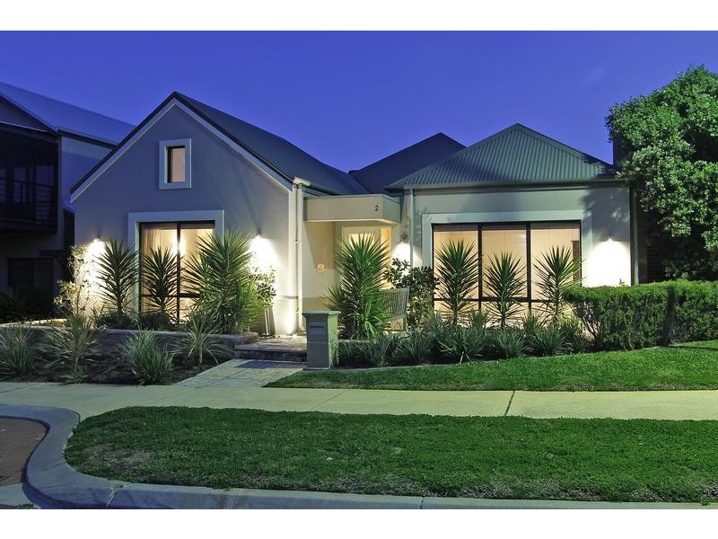 2 Moonflight Crescent, Iluka WA 6028