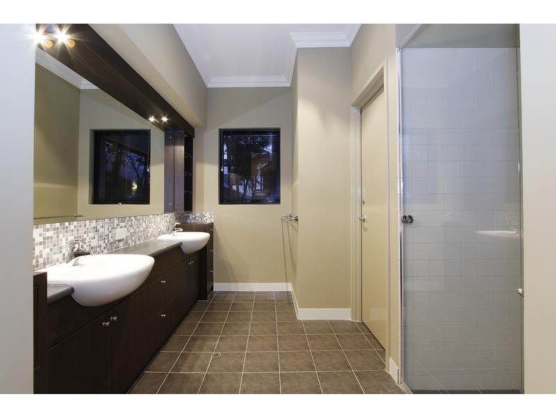 2 Moonflight Crescent, Iluka WA 6028